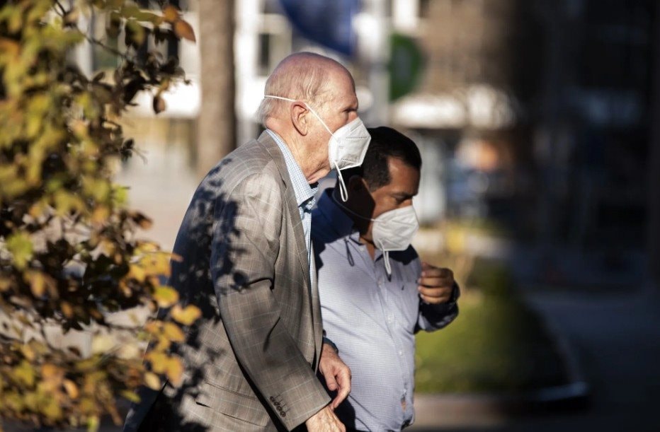 Công chúng phẫn nộ khi tỷ phú giả mất trí để trốn thuế 2 tỷ USD, bị phát hiện vì bạn bè phản bội, trở thành vụ gian lận thuế cá nhân lớn nhất lịch sử Mỹ - Ảnh 4