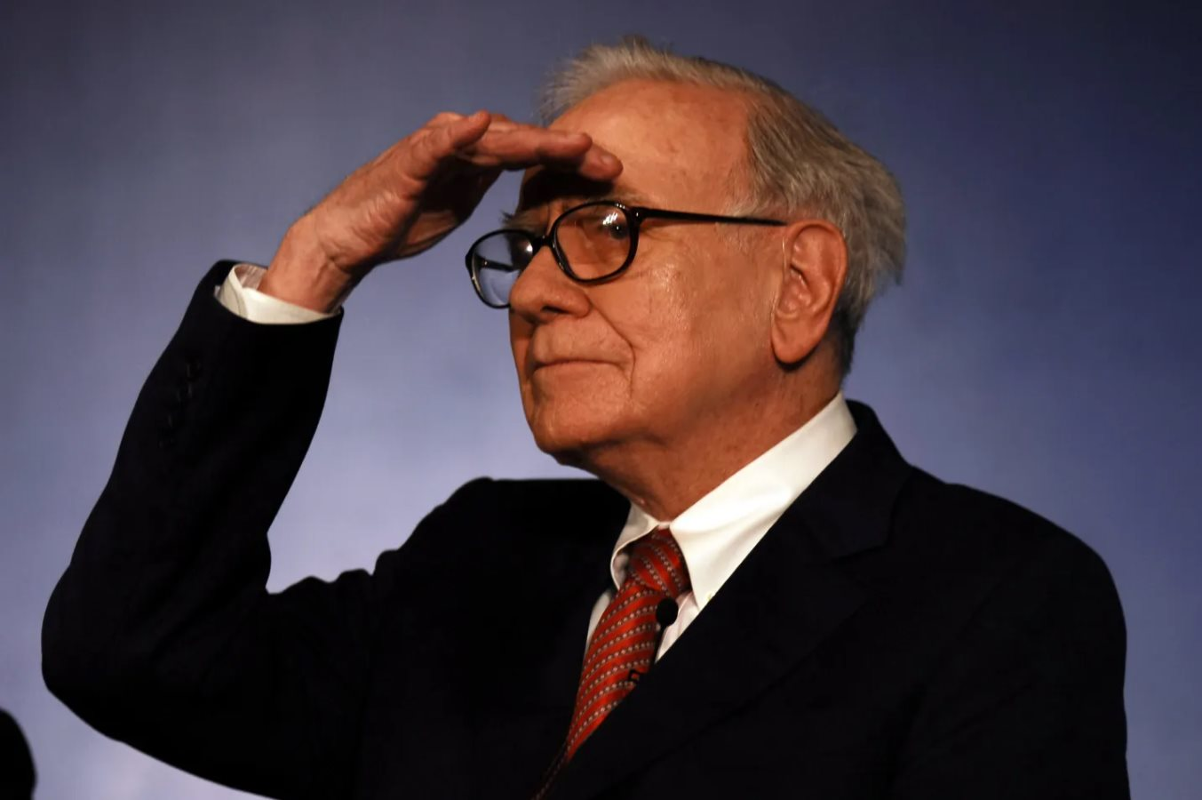 ‘Hãy tìm bạn đời kỳ vọng thấp’: Warren Buffett phá vỡ những quan điểm hôn nhân trên TikTok, thể hiện nghệ thuật về quản trị hạnh phúc và đầu tư - Ảnh 1