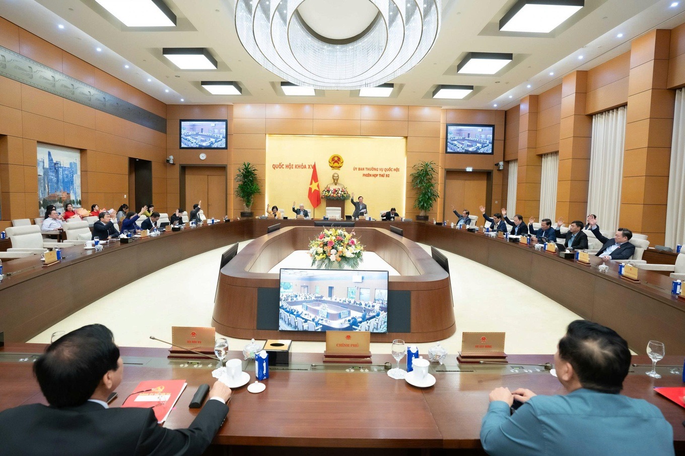 Phó Chủ tịch Quốc hội: Số lượng đơn vị hành chính cấp tỉnh sẽ không thay đổi trong những năm tới - Ảnh 2