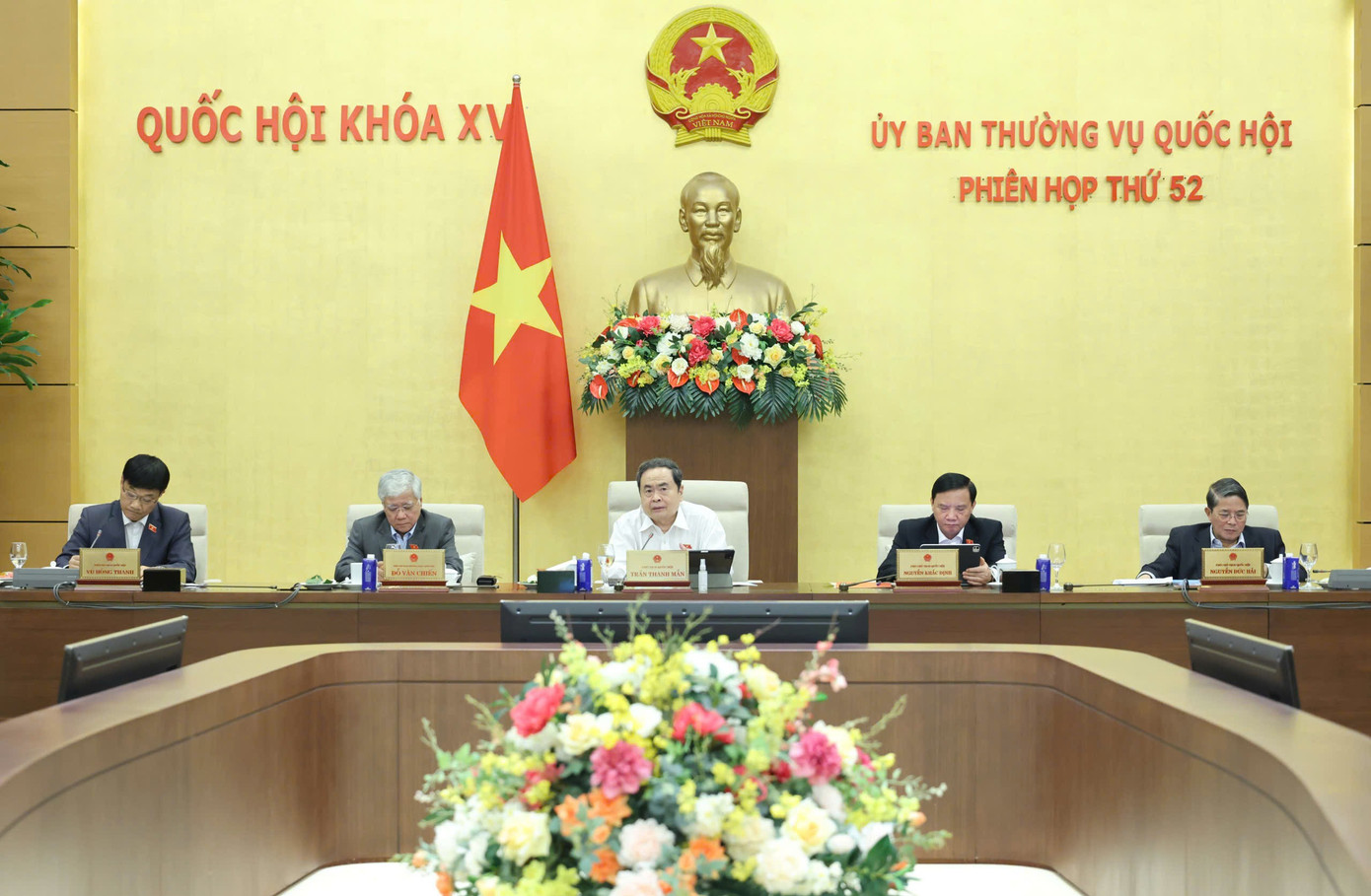 Thuế thu nhập cá nhân: Chính phủ muốn giữ thuế suất bậc cao nhất 35% - Ảnh 1