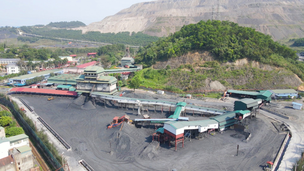 Bất chấp muôn vàn khó khăn, doanh nghiệp hơn 40 năm tuổi tạo kỳ tích chưa từng có trong lịch sử - Ảnh 1