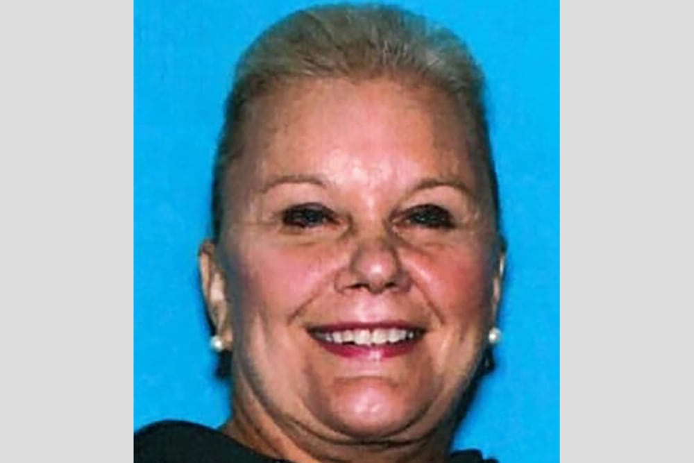 Thêm 1 “Anna lừa đảo” đang bị FBI truy lùng: Giả danh người thừa kế hãng hàng không, nhẹ nhàng chiếm đoạt 726 tỷ - Ảnh 1