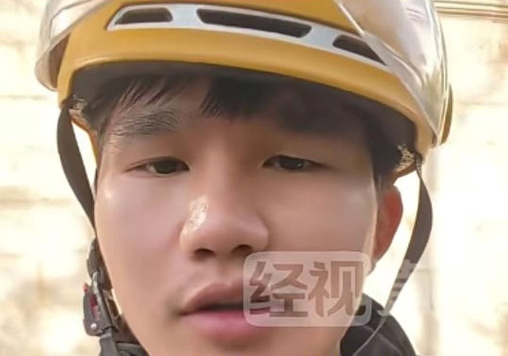 Anh shipper tiết kiệm được 4,2 tỷ sau 5 năm, được gọi là ‘vua giao hàng’: ‘Tôi làm việc 13 tiếng/ngày, 7 ngày tuần, không chi gì ngoài nhu yếu phẩm cơ bản’ - Ảnh 2