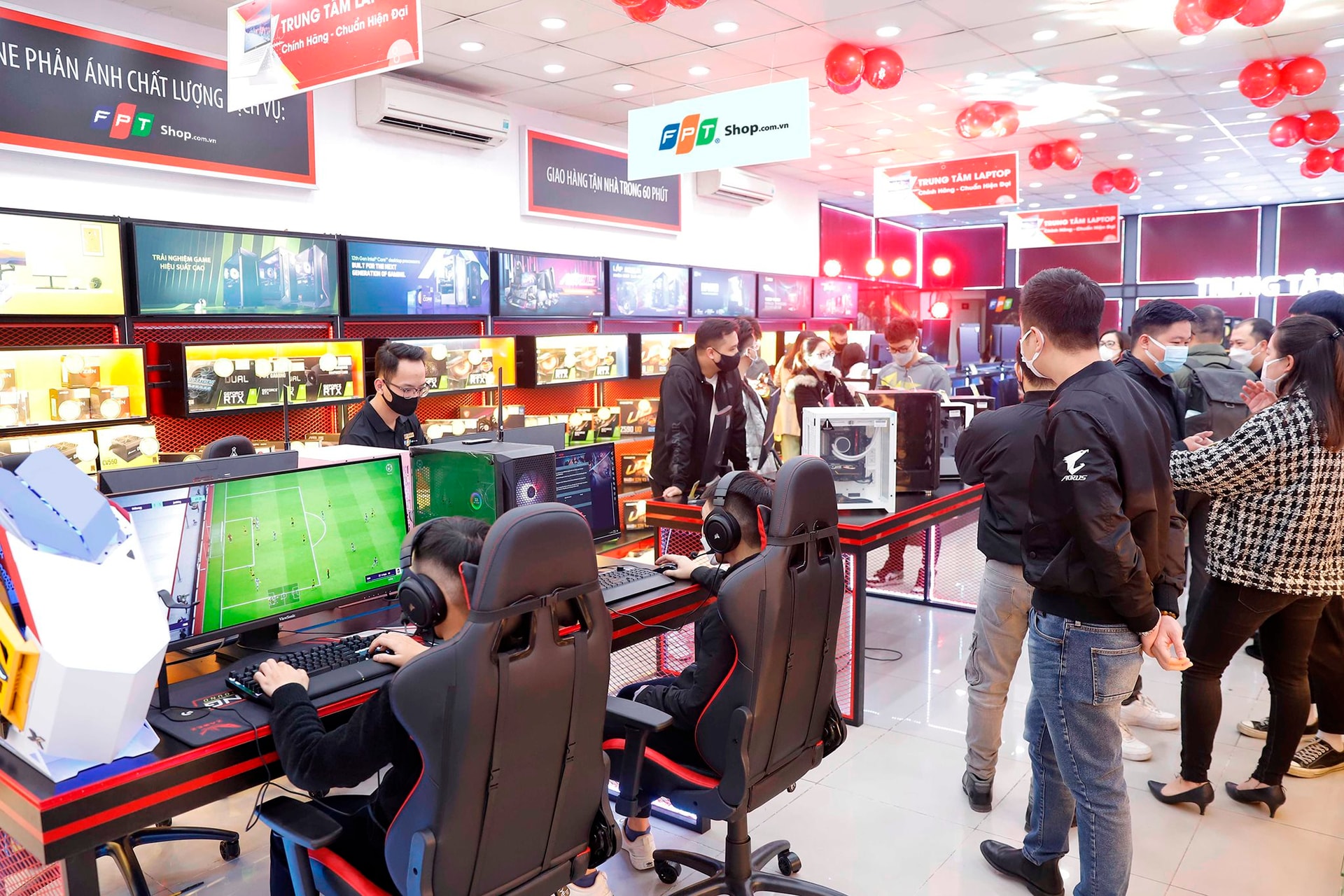 Đây là chuỗi bán lẻ đầu tiên ở Việt Nam đạt chứng nhận ISO 9001:2015 cho hoạt động lắp ráp PC - Ảnh 1