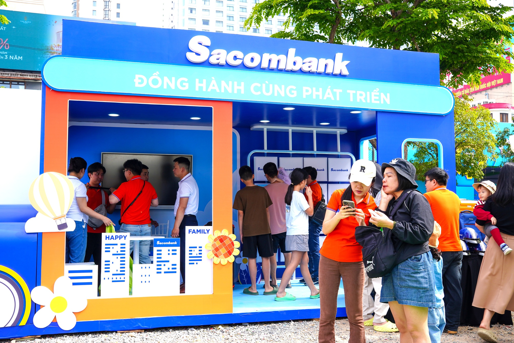 Sacombank đồng hành cùng Sundate Festival 2025 mang đến không gian gắn kết gia đình tại Vương Quốc Mặt Trời - Ảnh 3