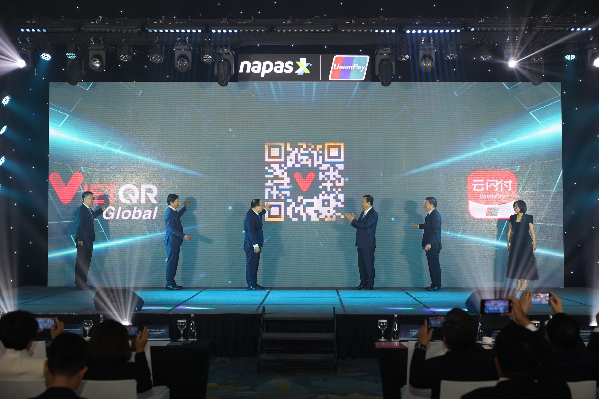 Viễn cảnh hàng triệu du khách Việt Nam dùng ứng dụng ngân hàng của chính mình quét mã QR tại Trung Quốc sắp trở thành hiện thực - Ảnh 1