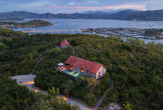 Một resort giá 100 triệu/đêm bị thiệt hại nặng cho bão lũ miền Trung, phải đóng cửa đến 2026 - Ảnh 2