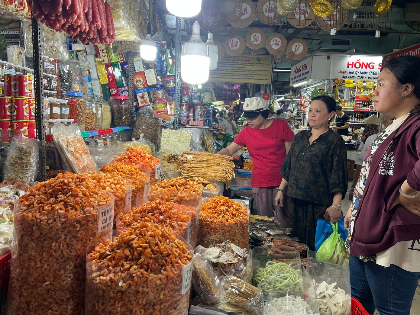 Ảm đạm mùa cao điểm mua sắm - Ảnh 1