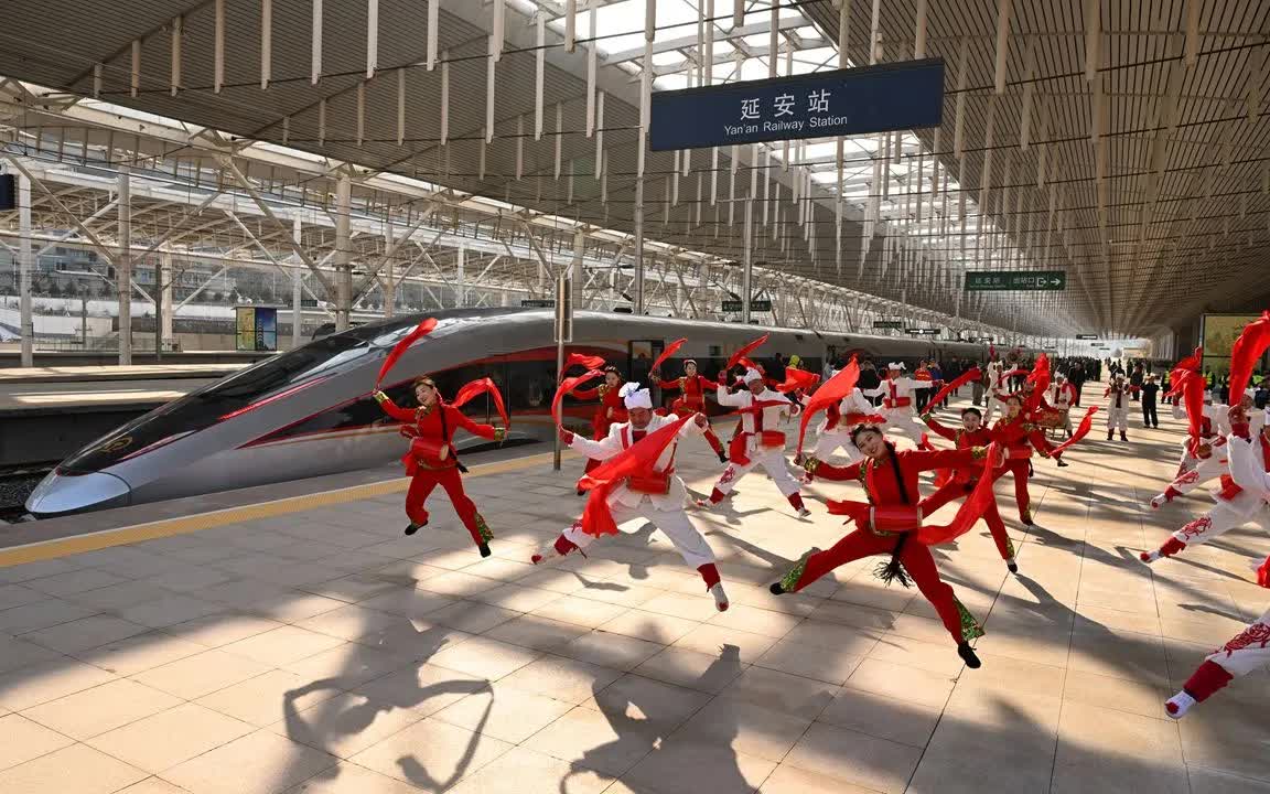 Trung Quốc vận hành tuyến đường sắt cao tốc mới, củng cố vị thế dẫn đầu toàn cầu - Ảnh 1