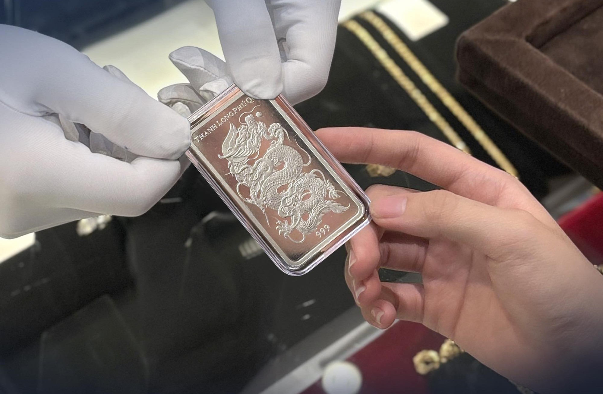 Giá bạc ổn định ở mức hơn 64 triệu đồng/kg - Ảnh 1