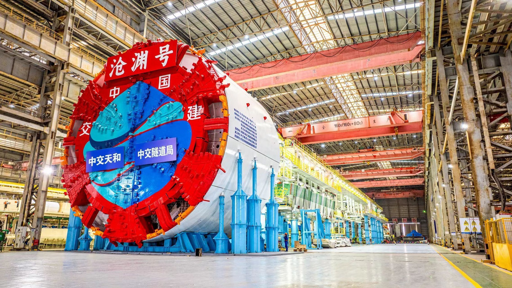 Chiêm ngưỡng "quái vật đào đất" có đường kính lớn nhất thế giới đạt "cột mốc 10.000m" - Ảnh 2