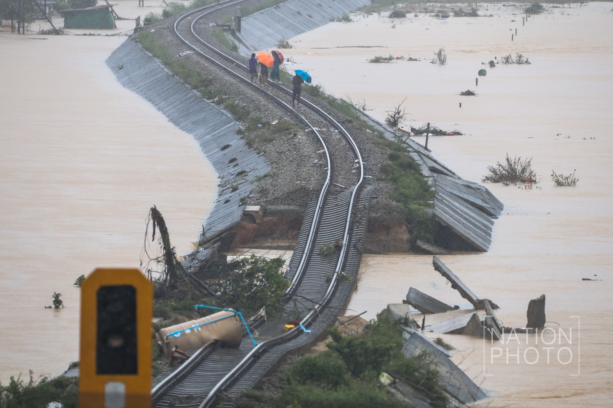 Thái Lan hoang tàn vì lũ - Ảnh 3