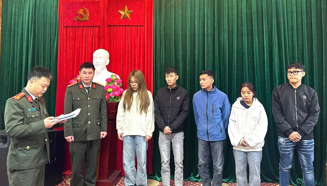 Bóc gỡ đường dây mua bán tài khoản ngân hàng để phục vụ cờ bạc trực tuyến - Ảnh 1