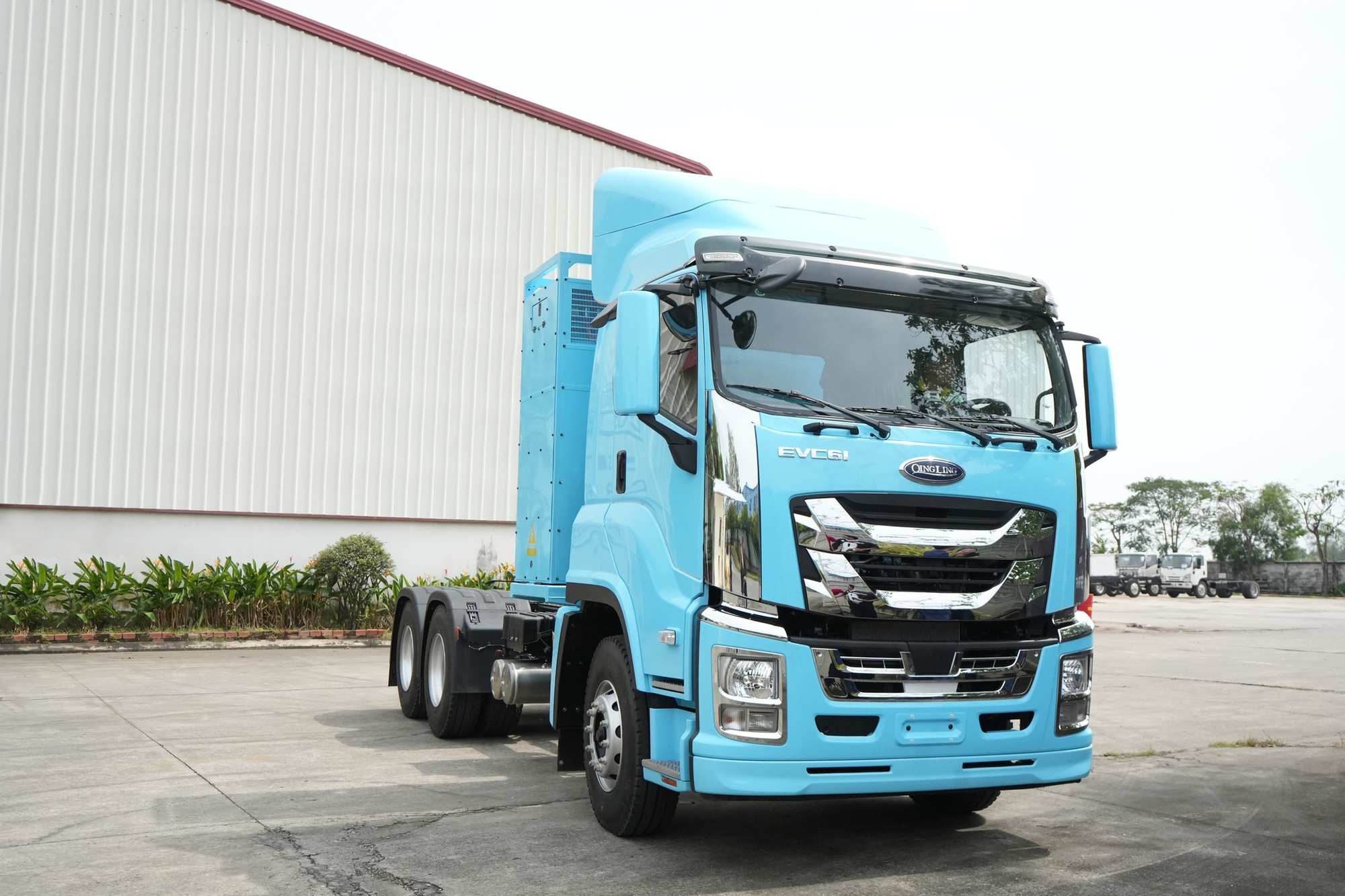 Việt Nam lần đầu có hãng vận chuyển dùng xe container thuần điện: Chạy tối đa 300km/sạc, kéo tải tối đa tới 39 tấn - Ảnh 2