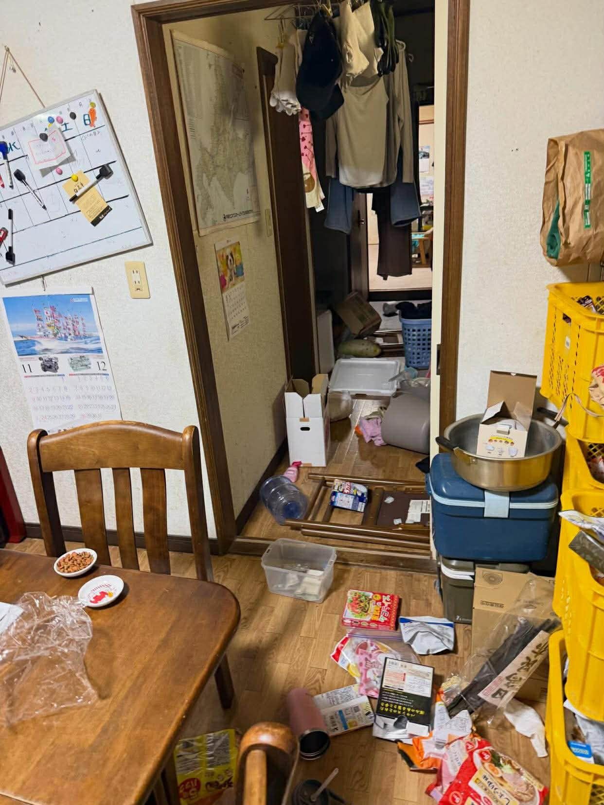 Những hình ảnh kinh hoàng trong trận động đất 7,5 độ tại Nhật Bản: Cả thành phố rung chuyển, nhiều người bị thương, 90.000 người sơ tán - Ảnh 5