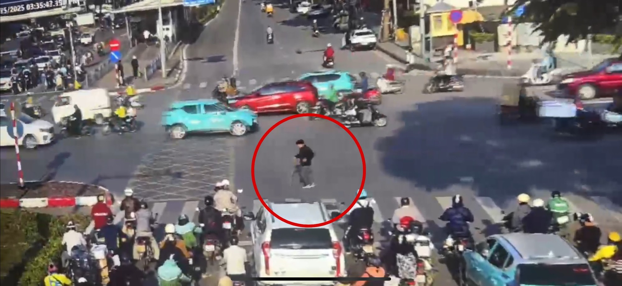 1.837 camera AI trên khắp Hà Nội "soi" được bao nhiêu người vi phạm, lỗi nào nhiều nhất sau 5 ngày? - Ảnh 3