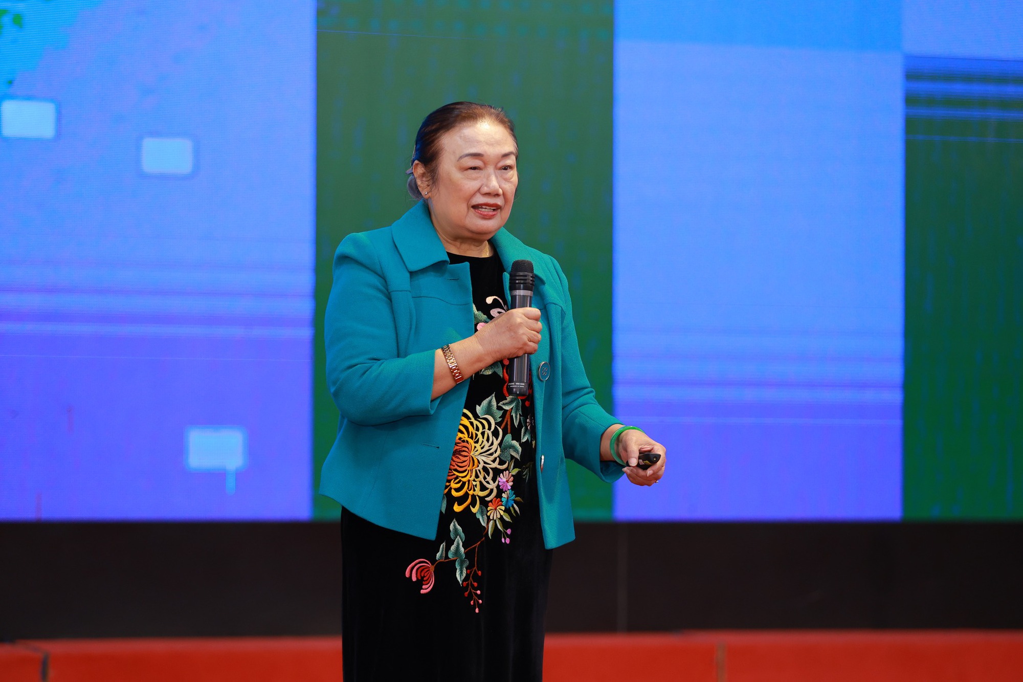 Chuyên gia Thuế: Chuyển đổi mô hình quản lý thuế, hộ kinh doanh tự chủ về số liệu của mình - Ảnh 1