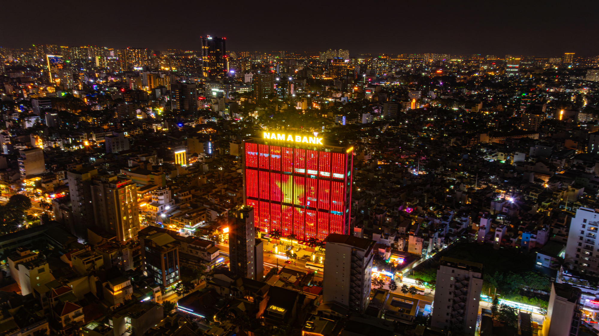 Không chỉ đóng hàng nghìn tỷ đồng tiền thuế, các công ty này còn thắp sáng cả bầu trời đêm TP.HCM - Ảnh 6