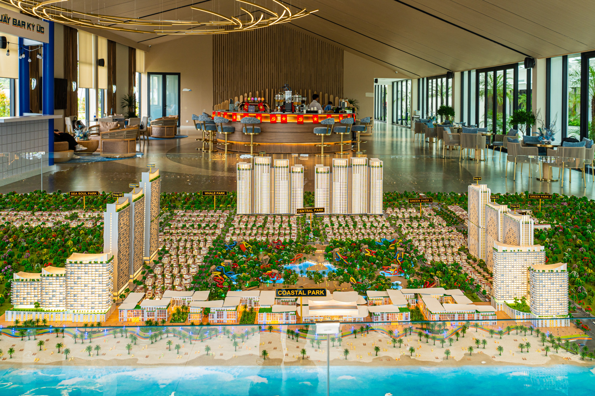 Tiến độ gây sốc tại đại đô thị lớn nhất của Sun Group ở Vũng Tàu: Hơn 4.000 công nhân xây dựng, công viên nước lớn nhất miền Nam sắp mở, giá nhà phố vượt 200 triệu đồng/m2 - Ảnh 6