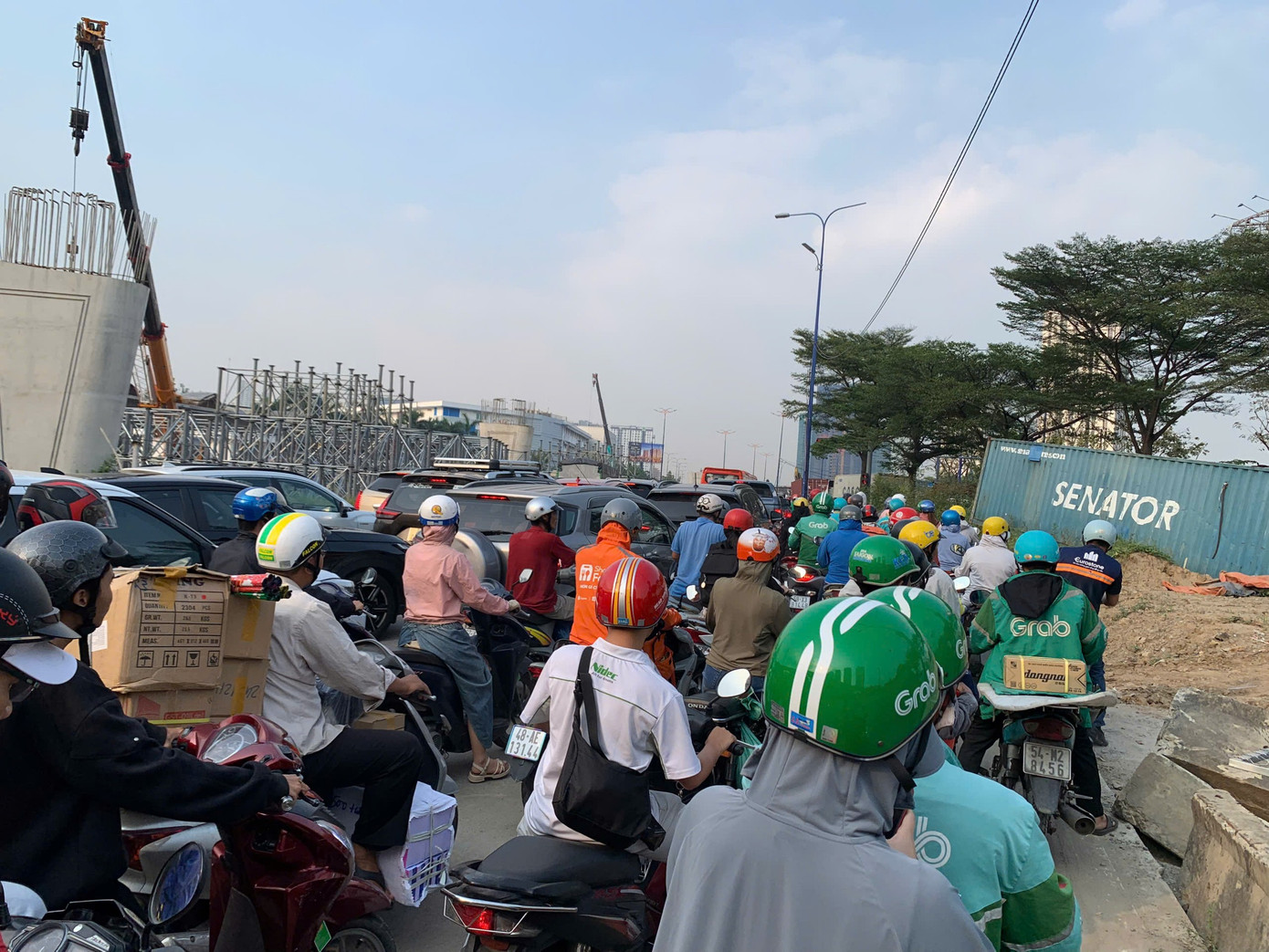 Nút giao An Phú, cửa ngõ phía Đông TPHCM... đông nghẹt trước kỳ nghỉ Tết Dương lịch - Ảnh 6