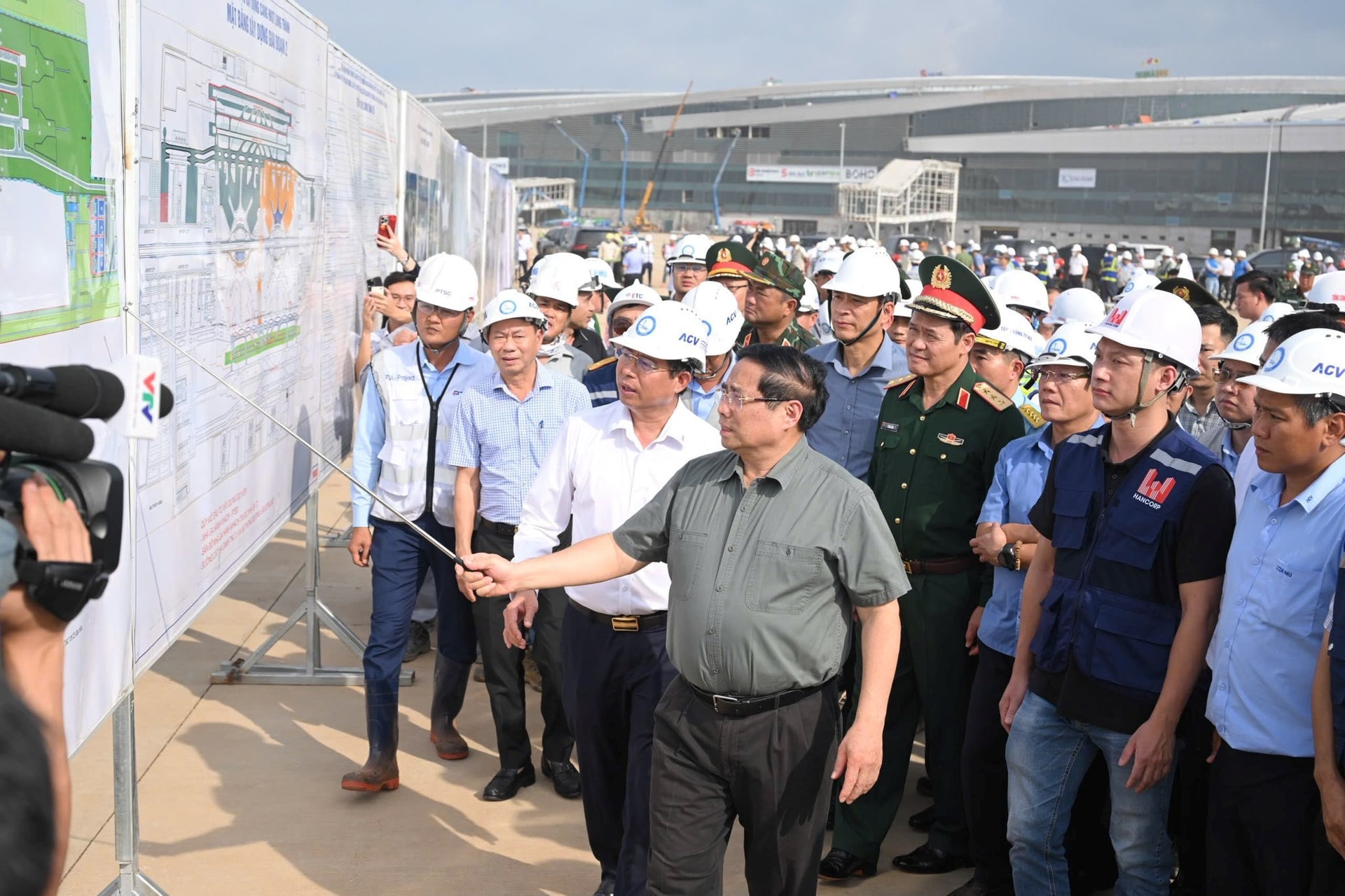 Hôm nay, máy bay lớn nhất Việt Nam "xông đất" sân bay Long Thành, cột mốc quan trọng chính thức bắt đầu - Ảnh 3