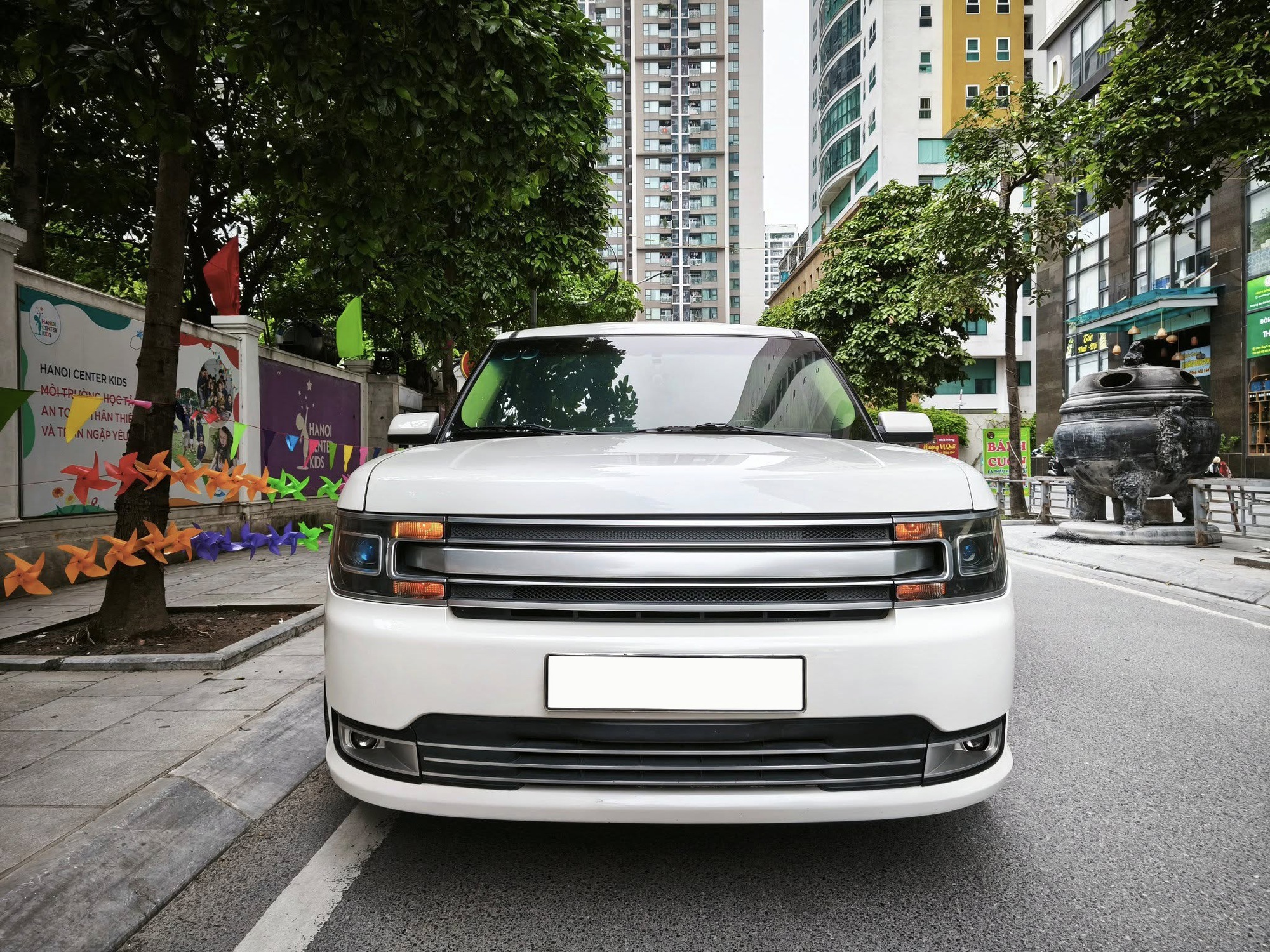 Hàng hiếm Ford Flex đời 'chót' tại Việt Nam rao bán lại với giá ngang Everest mới: Dáng hộp như Ranger Rover, dùng chung nhiều linh kiện với Explorer - Ảnh 2
