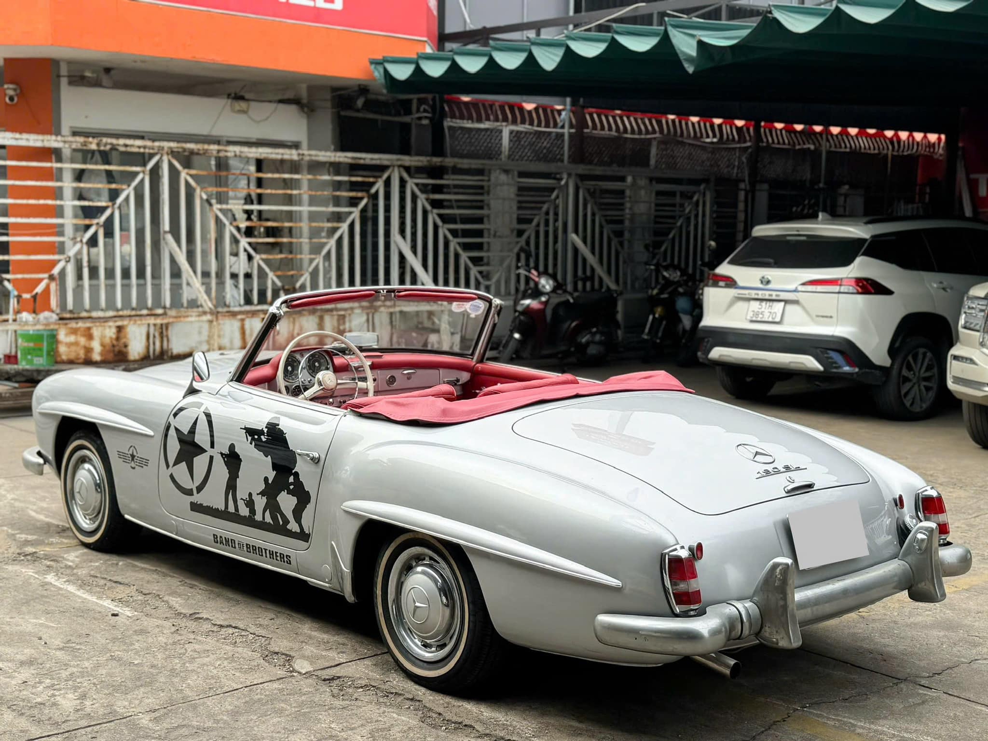 Hàng hiếm Mercedes-Benz 190 SL giá 13 tỷ đồng lên sàn: ‘Món đồ chơi’ cùng gu với ông Đặng Lê Nguyên Vũ, cả Việt Nam chỉ có vài chiếc - Ảnh 2