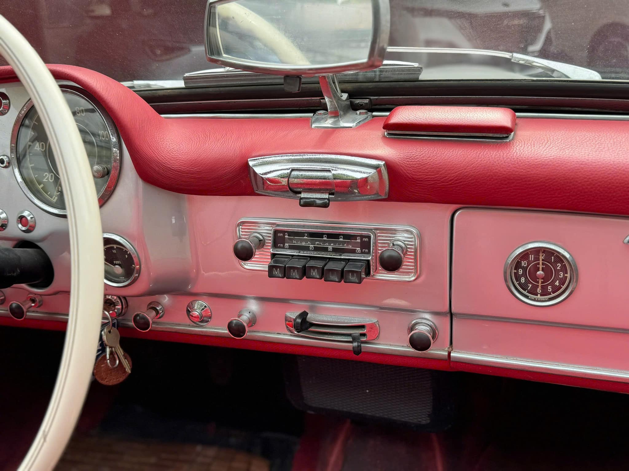 Hàng hiếm Mercedes-Benz 190 SL giá 13 tỷ đồng lên sàn: ‘Món đồ chơi’ cùng gu với ông Đặng Lê Nguyên Vũ, cả Việt Nam chỉ có vài chiếc - Ảnh 9