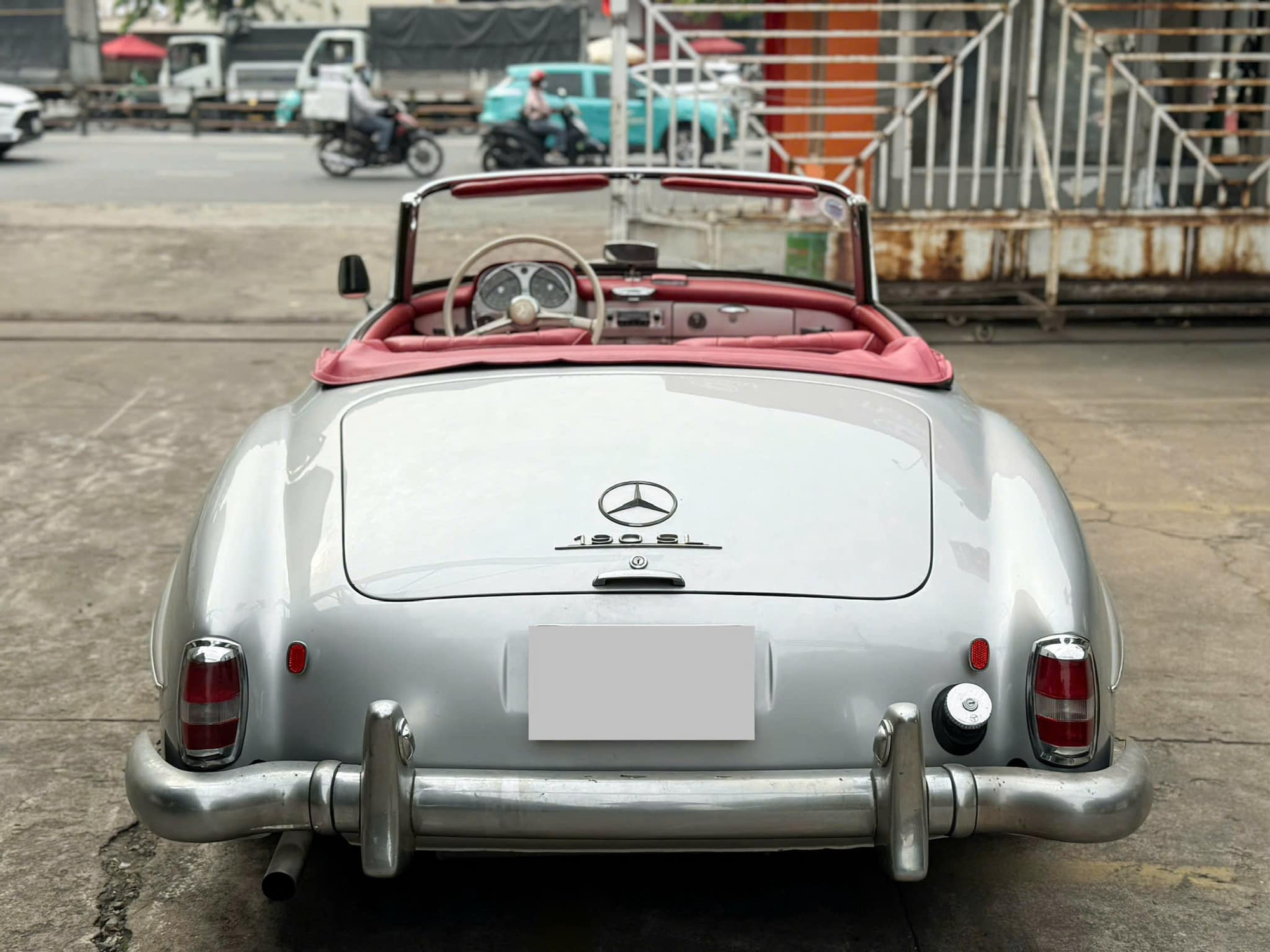 Hàng hiếm Mercedes-Benz 190 SL giá 13 tỷ đồng lên sàn: ‘Món đồ chơi’ cùng gu với ông Đặng Lê Nguyên Vũ, cả Việt Nam chỉ có vài chiếc - Ảnh 6