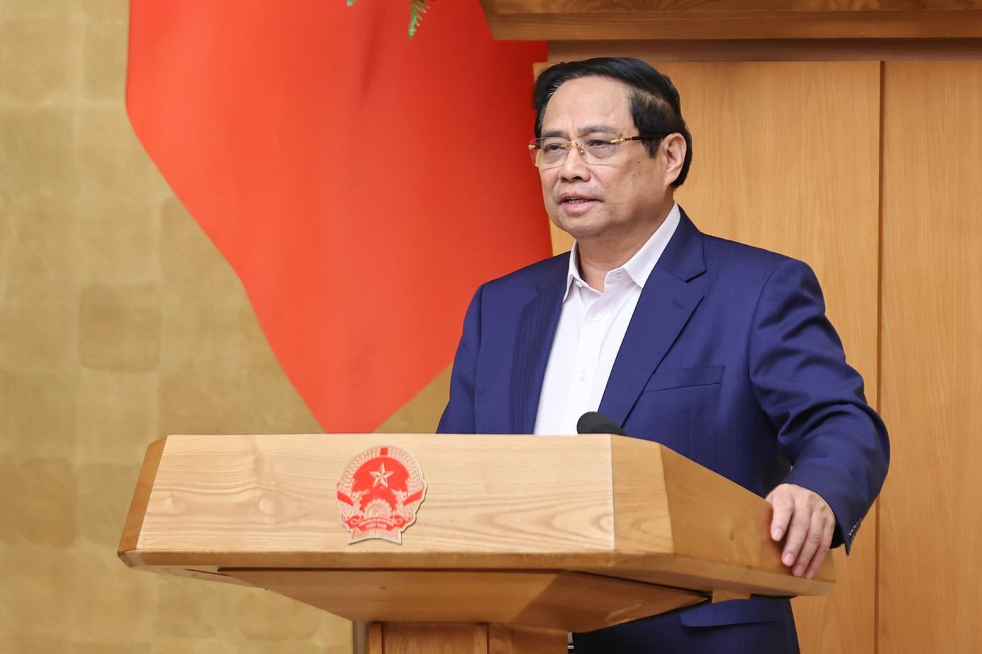 Chỉ đạo quan trọng của Thủ tướng về tiền lương, phụ cấp với cán bộ, công chức - Ảnh 1