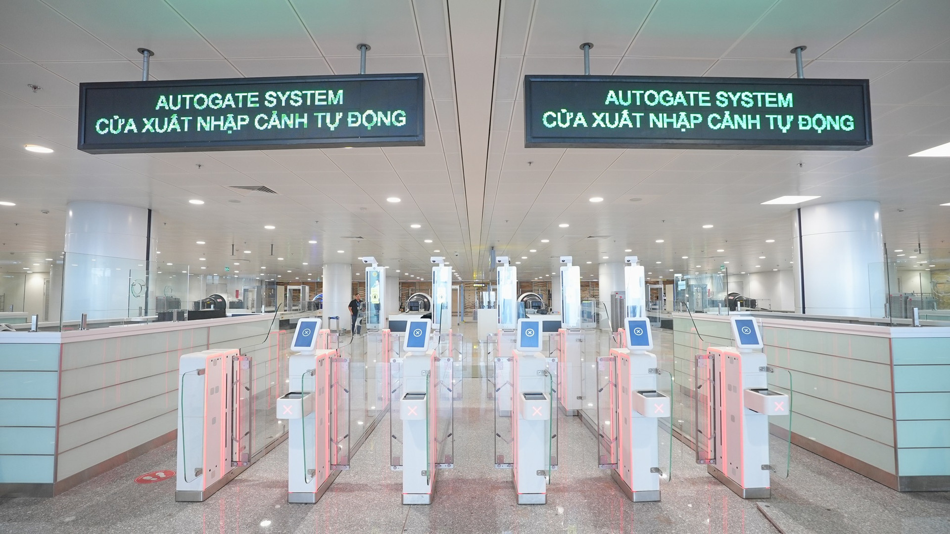 Sân bay nổi tiếng Việt Nam rót 5.000 tỷ đồng xây nhà ga 5 sao, có cả 'phi thuyền' soi chiếu xịn nhất thế giới - Ảnh 8