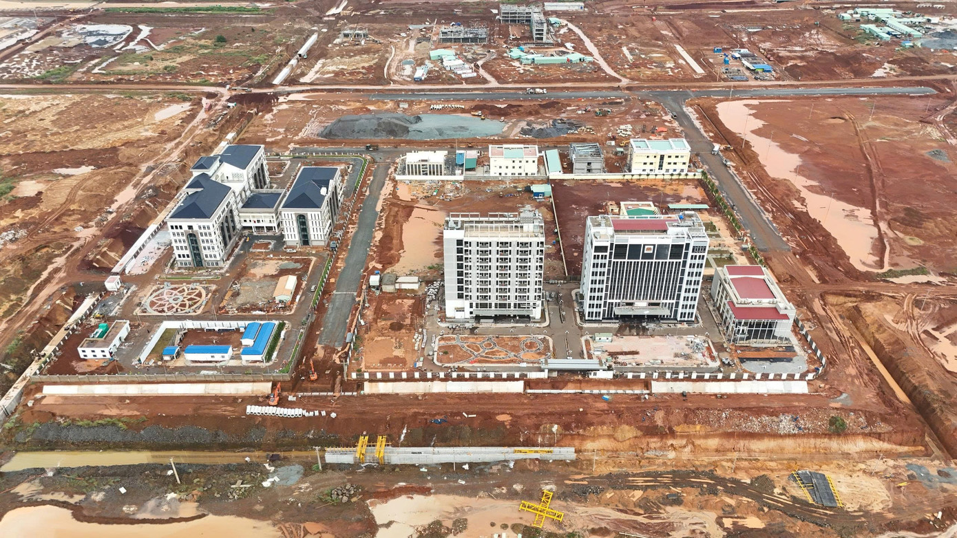 Gấp rút 'vượt nắng, thắng mưa' thi công sân bay Long Thành - Ảnh 16