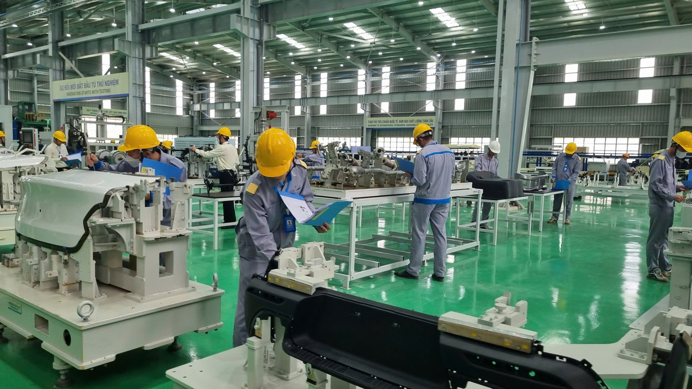 Nghỉ Tết Dương lịch 4 ngày, thưởng 140 triệu đồng/người - Ảnh 1