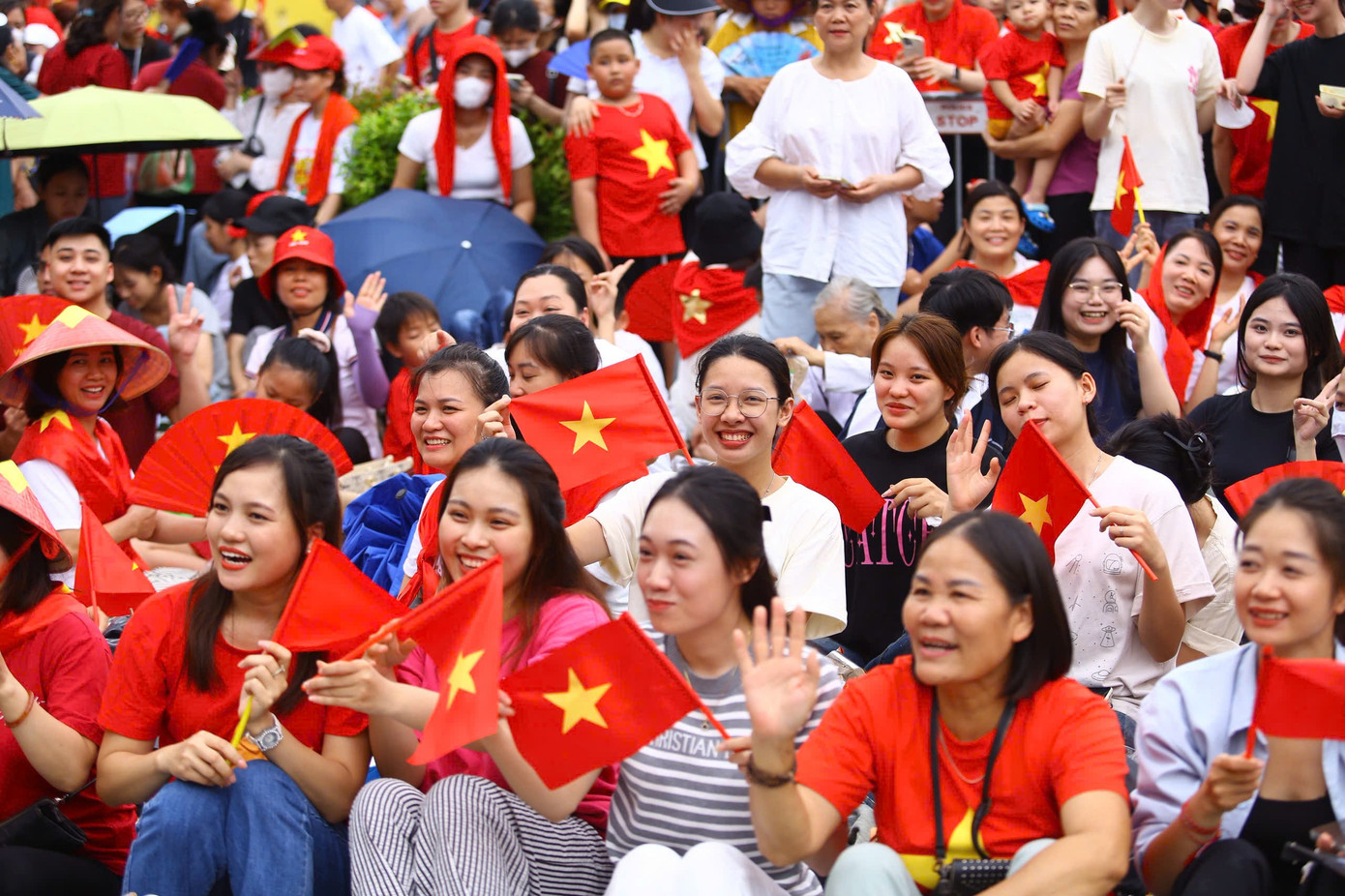 Đã chuyển đủ tiền cho địa phương tặng quà dịp Đại hội Đảng, Tết Nguyên đán - Ảnh 1