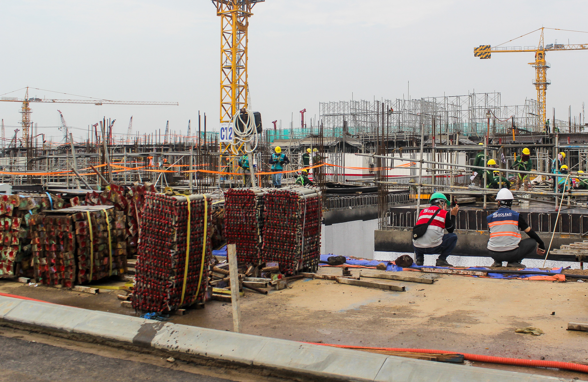 Tiến độ gây sốc tại đại đô thị lớn nhất của Sun Group ở Vũng Tàu: Hơn 4.000 công nhân xây dựng, công viên nước lớn nhất miền Nam sắp mở, giá nhà phố vượt 200 triệu đồng/m2 - Ảnh 9