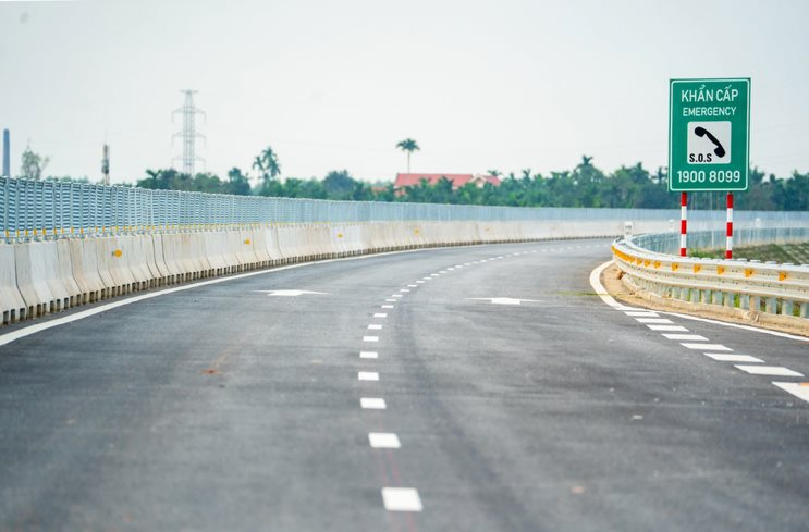 Ngắm cao tốc hơn 20.400 tỷ đồng chuẩn bị khánh thành: Có hầm lớn nhất cao tốc Bắc-Nam, về đích trước 8 tháng nhờ phương pháp đào hầm đặc biệt của Đèo Cả - Ảnh 3