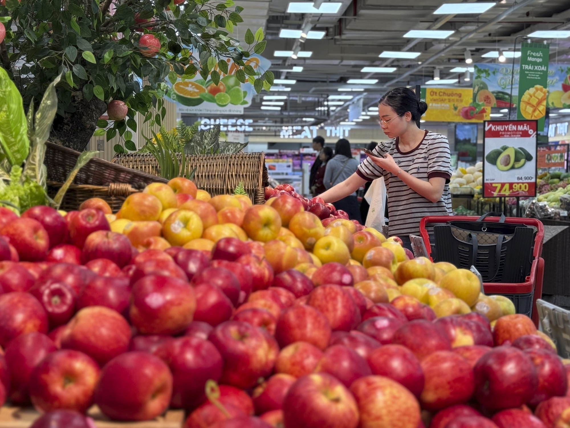 Kiến nghị điều chỉnh chính sách tiền lương tương đương với giá cả thị trường - Ảnh 1