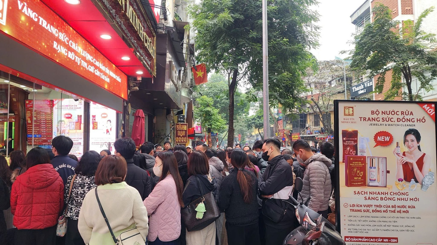 Năm biến động của giá vàng: Kẻ cười, người khóc - Ảnh 2