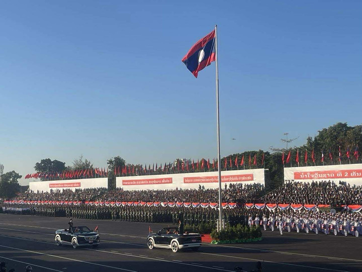 Xe điện Việt Nam nổi bật tại lễ diễu binh, diễu hành kỷ niệm Quốc khánh Lào - Ảnh 2