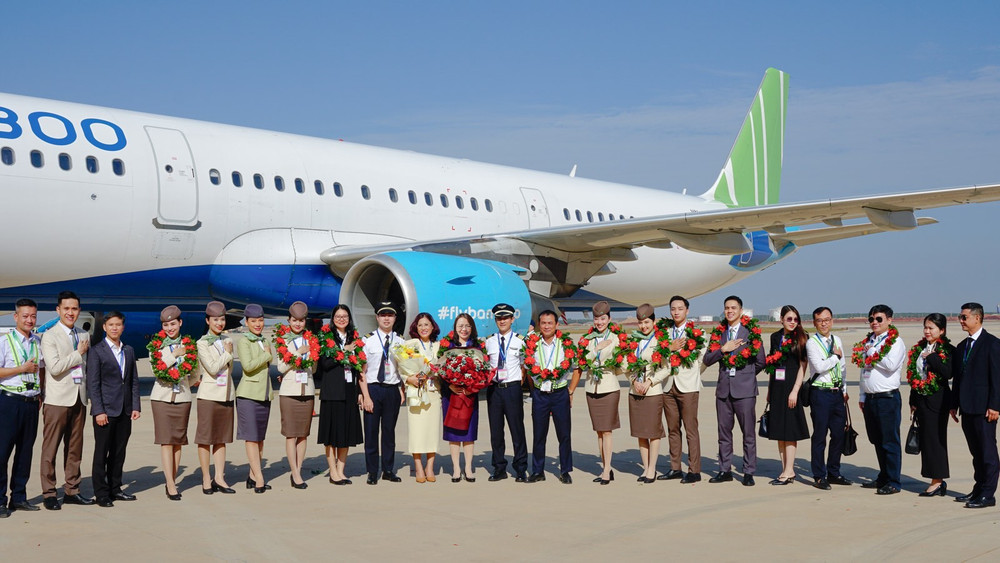 Cận cảnh chuyến bay đầu tiên của Bamboo Airways đến sân bay Long Thành - Ảnh 3