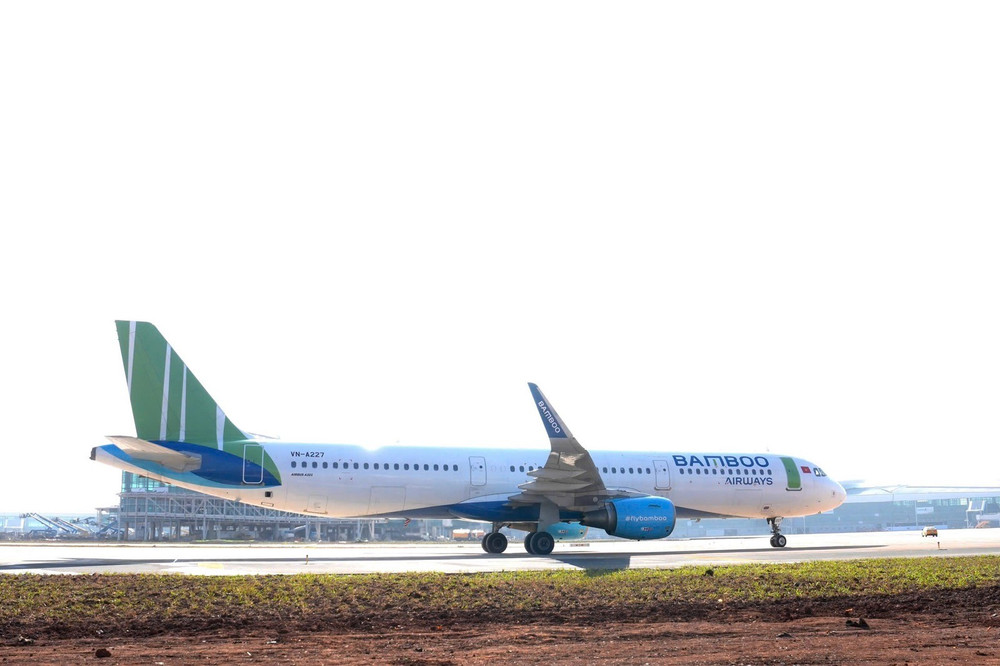Cận cảnh chuyến bay đầu tiên của Bamboo Airways đến sân bay Long Thành - Ảnh 9
