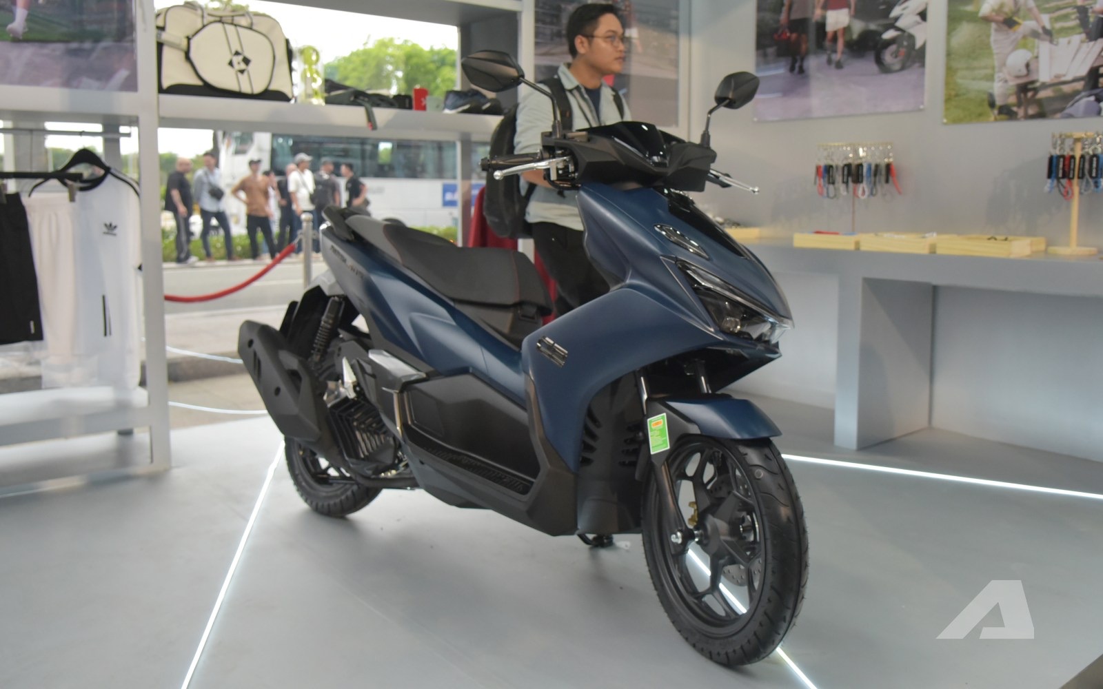 Rộn ràng thị trường xe máy phổ thông Việt Nam 2025: Tay ga chiếm sóng, có ‘ông lớn’ tung cả combo xăng - điện ở nhiều phân khúc - Ảnh 3