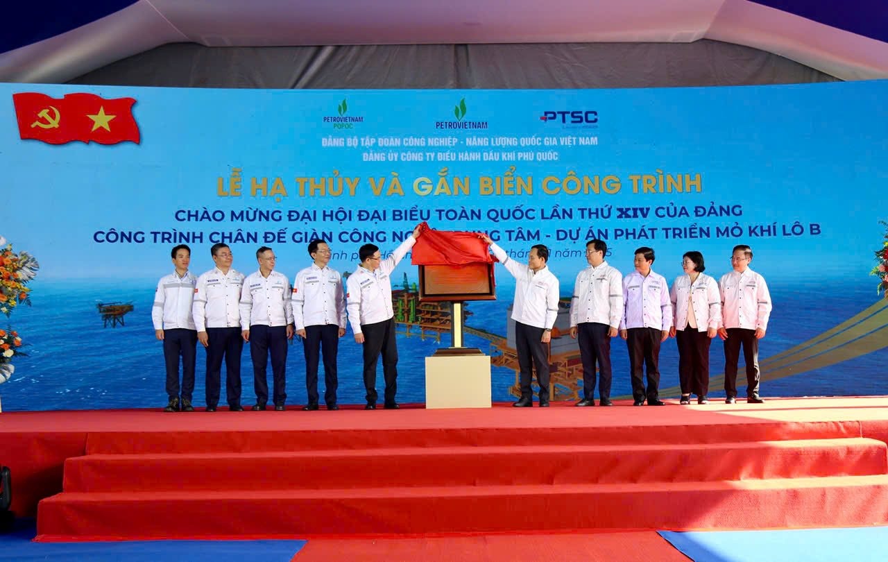 Công trình 3.000 tỷ cần hơn 13.000 tấn thép, huy động gần 1.000 kỹ sư và công nhân giữa biển khơi Việt Nam: Ai đứng sau? - Ảnh 1