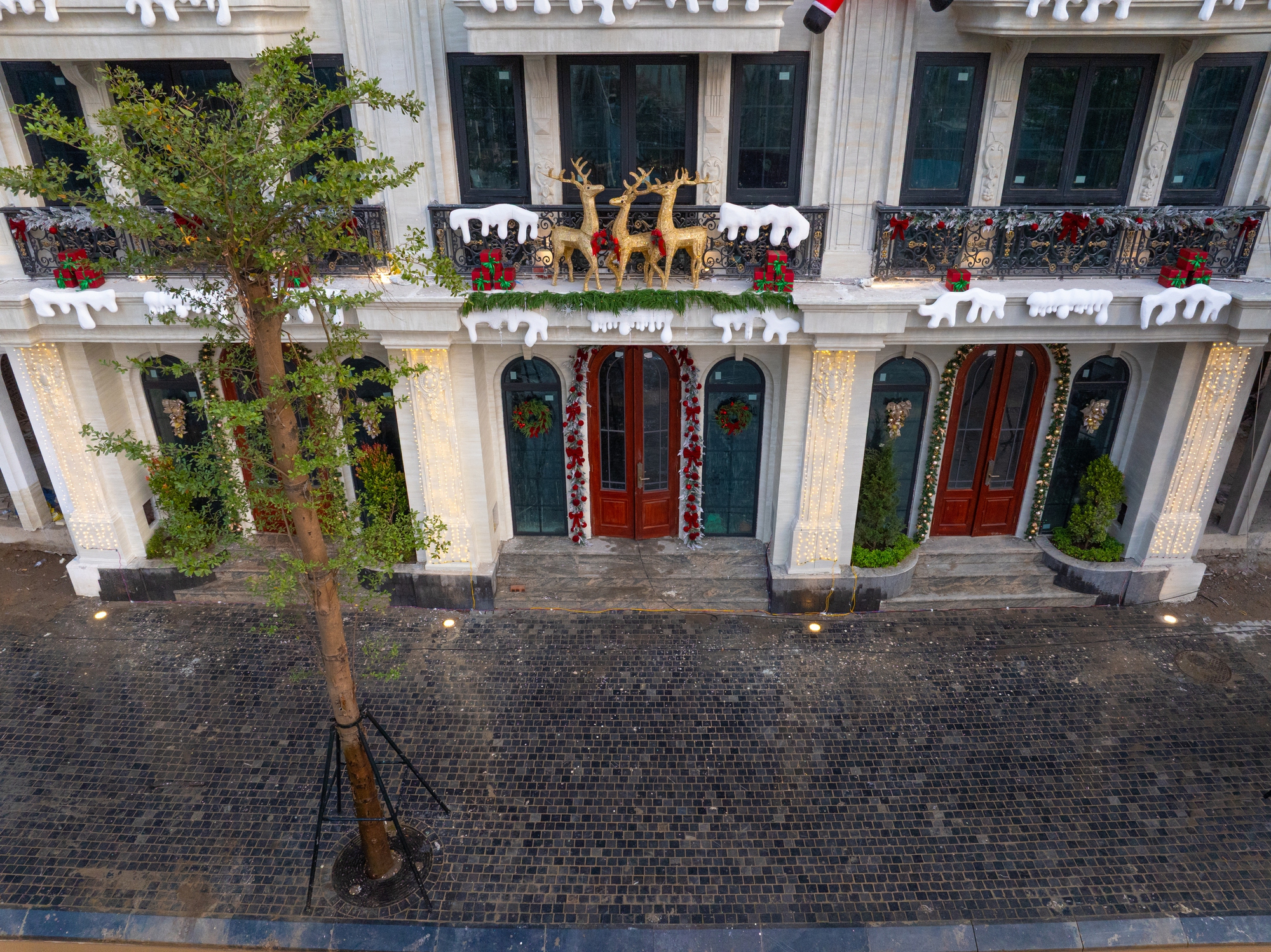 Cận cảnh dự án nhà phố "chuẩn châu Âu" từ viên đá lát vỉa hè của Sunshine Group tại phía Tây Hà Nội - Ảnh 2