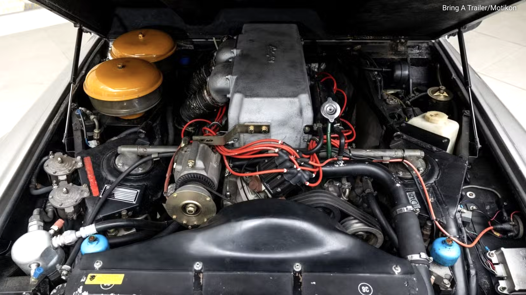 Xe Lamborghini 'siêu dị' từng thuộc về quốc vương Brunei lên sàn đấu giá: Động cơ V12, số sàn, 10 chỗ ngồi, độc nhất trên thế giới - Ảnh 5