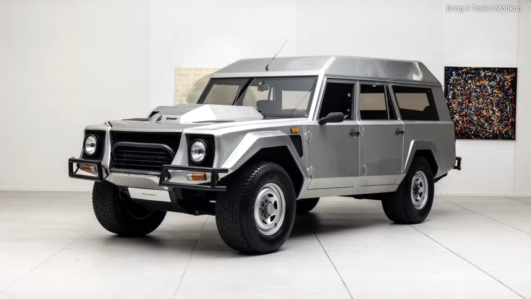 Xe Lamborghini 'siêu dị' từng thuộc về quốc vương Brunei lên sàn đấu giá: Động cơ V12, số sàn, 10 chỗ ngồi, độc nhất trên thế giới - Ảnh 1