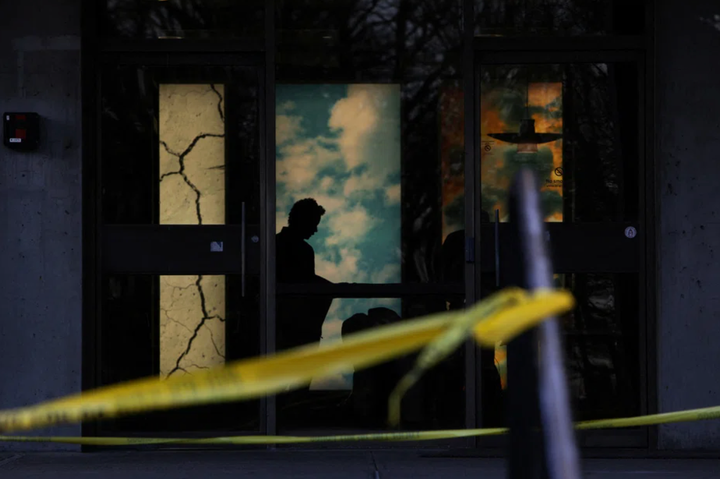 Mỹ: Nghi phạm trong vụ xả súng tại Đại học Brown tự sát - Ảnh 1