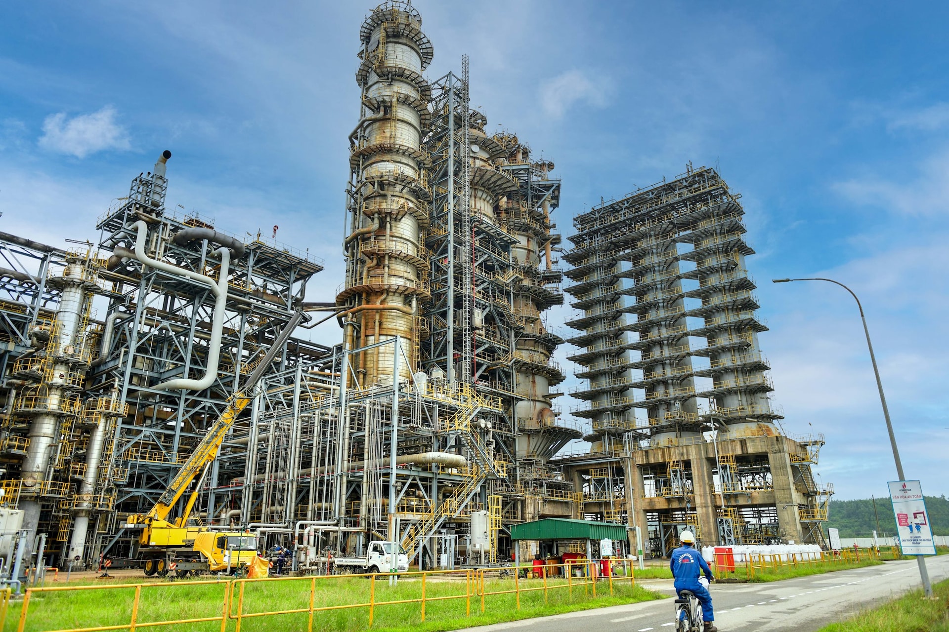 Nhà máy lọc dầu tỷ đô ước tính doanh thu năm 2025 hơn 140.000 tỷ đồng, lợi nhuận trước thuế hơn 4.500 tỷ - Ảnh 1