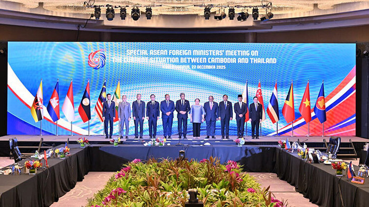 Thái Lan tấn công loạt toà nhà nghi là 'trung tâm lừa đảo' ở Campuchia - Ảnh 2