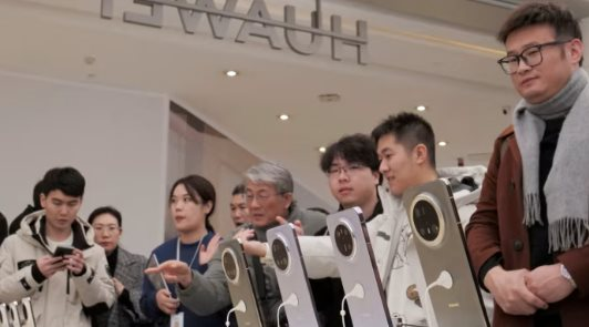 Apple lộ ra một điểm yếu 'chết người', loạt thương hiệuTrung Quốc tăng tốc nhăm nhe 'giành khách' - Ảnh 1